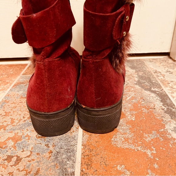 👢Beautiful Fur Top, Fur Lined Burgundy Slip On Boots! - Picture 12 of 13